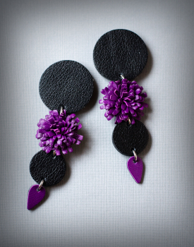 Ādas auskari "Zieds" violeti
